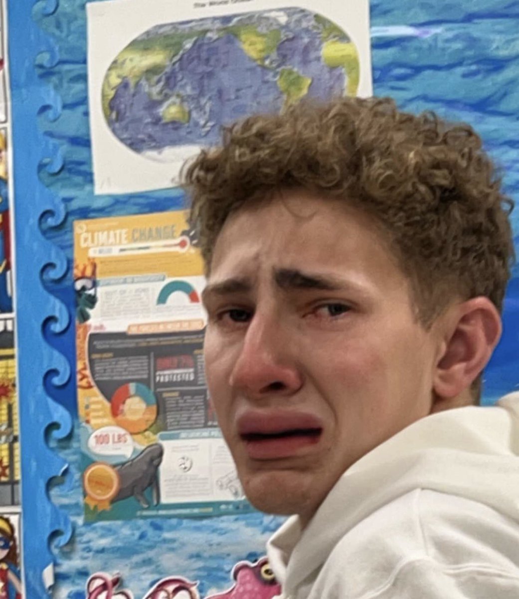 Men with Large Darts pulls off a play to eliminate dart master Seth😮‍💨  Better luck next time The Wamily.  This puts the juniors in the lead by 1-0 in kills.  Let’s see if the seniors can make a comeback.