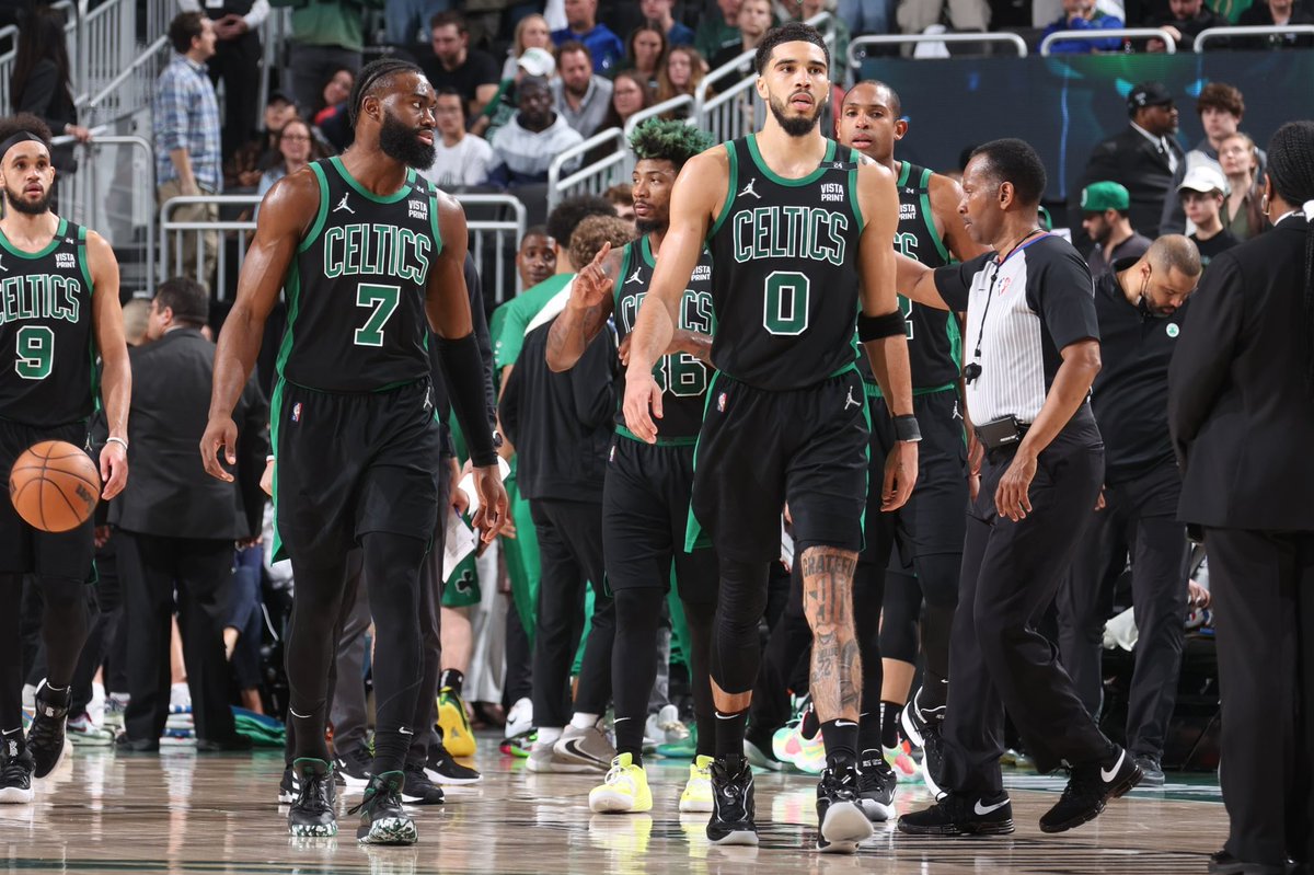 smart_MS3's tweet image. When Im almost 36 years old, please Lord, please let me be just a fraction of the player that @Al_Horford is! I mean- what an absolute amazing teammate and player. Big team win fellas.