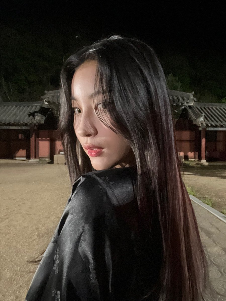 ichillin_km's tweet photo. 윌리이잉🐰❤️ 모두 칠린이들 퍼포먼스 X 영상 보셨나효?? 이렇게 저희 멋진 퍼포먼스를 위해 많은 분들께서 함께해주셨어요!! 정말 감사드리고 윌링한테 이렇게 또 선물을 드릴 수 있어 행복하댭니다🥰 라쀼❤️✨

#ICHILLIN #아이칠린 #꼭꼭_숨어라
#YEJU #예주 https://t.co/yXp7p5t6df