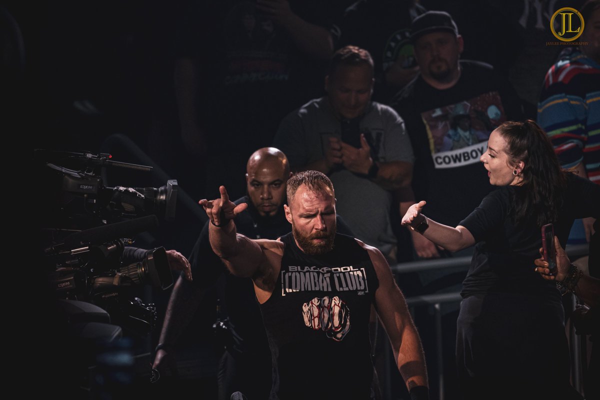 AmbreignsAlways's tweet photo. #RomanReigns #JonMoxley 

Missing these two together https://t.co/yzQO6Yk0MU