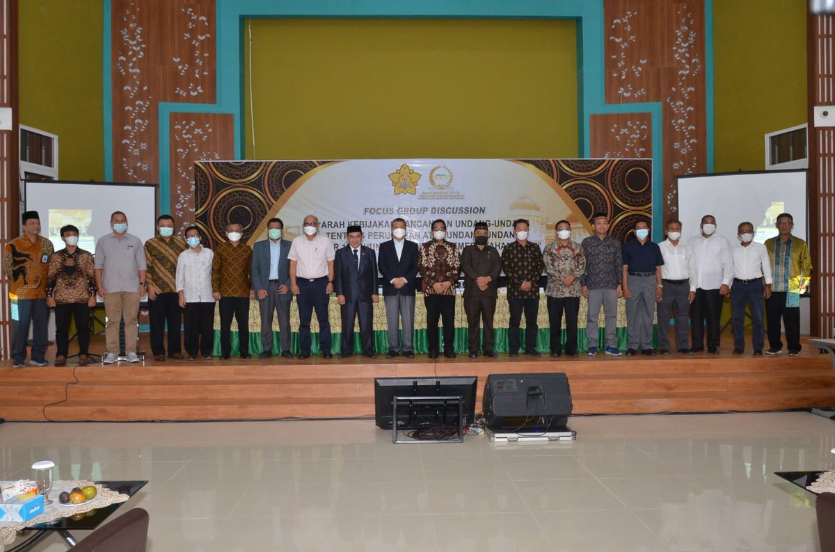 DPR_RI's tweet photo. Badan Keahlian Sekretariat Jenderal DPR RI DPR RI menggelar FGD dengan tema "Arah Kebijakan Rancangan Undang-Undang Tentang Perubahan Atas Undang-Undang Nomor 11 Tahun 2006 Tentang Pemerintahan Aceh", di Universitas Syiah Kuala Banda Aceh, Selasa, 10 Mei 2022. #SetjenDPR #BKDPR https://t.co/JAYUQXM0nG