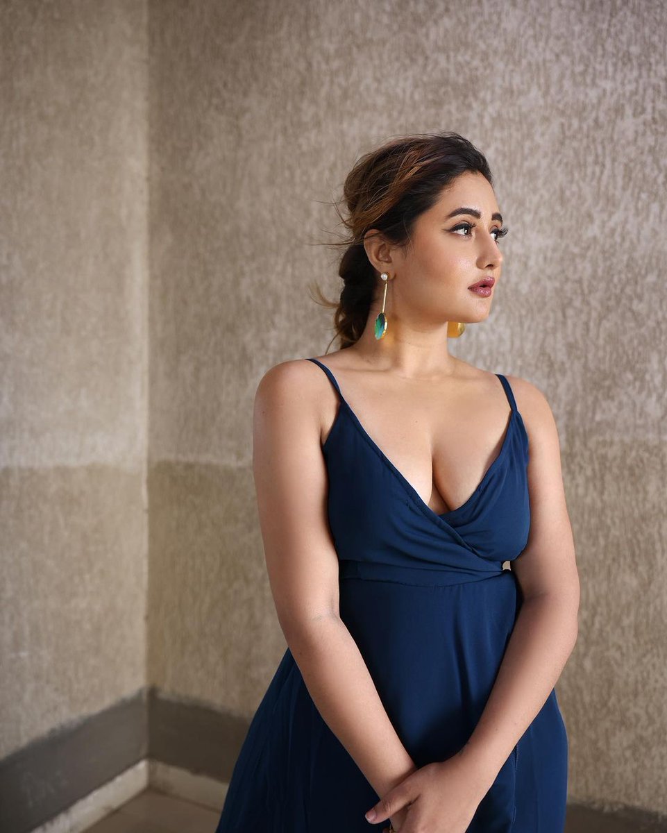 WomenHotness's tweet photo. @TheRashamiDesai #RashamiDesai https://t.co/OSIRhmz35S
