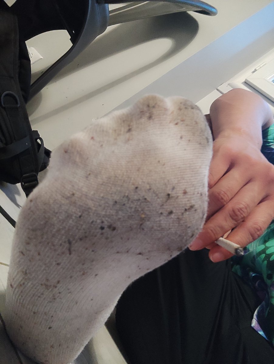 Master__Rebeu's tweet photo. OW BANDE DE SALOPE ! Réveille toi et passe en DM ! #moneyslave #soumis #master #rebeu #gay #cashmaster #footslave #slave #feet https://t.co/ldhWpdYX94