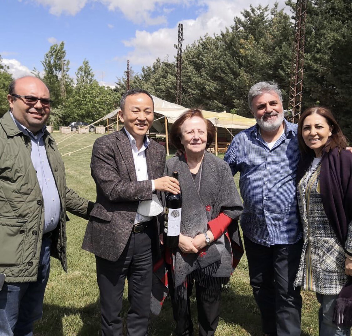 A great pleasure to welcome HE Ambassador Park Il and Consul Kim Cholong of The Republic of Korea.
Hope to see you again soon
.
#domainewardy #wardystud #wine #winetasting #winelover #redwine #whitewine #rosewine #ambassador #consul #zahle #lebanon #republicofkorea #korea