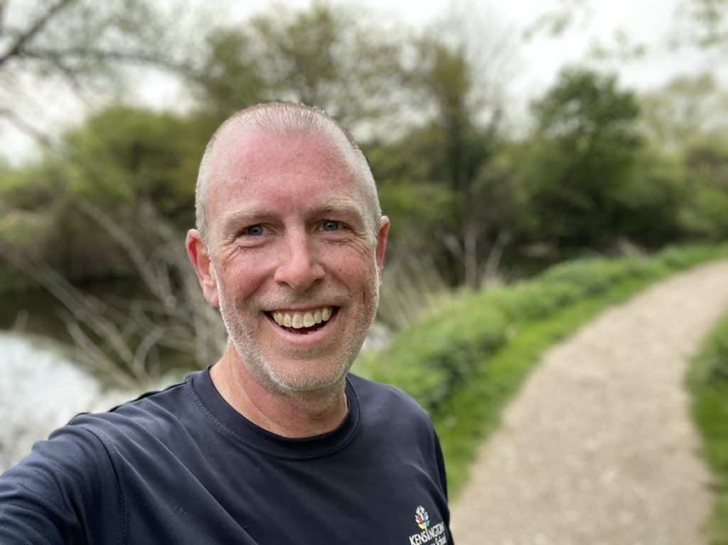 mrlev's tweet photo. Decided to run every day this month. Minimum of 1k.
9 days in and I’m loving it. Making that commitment removes the decision-making and doubt. Once you’re running, you never regret it.
#everydayMay #MentalHealthAwarenessWeek2022 #mentalhealth #running @TeachersRunClub https://t.co/WuG1OXpV4j