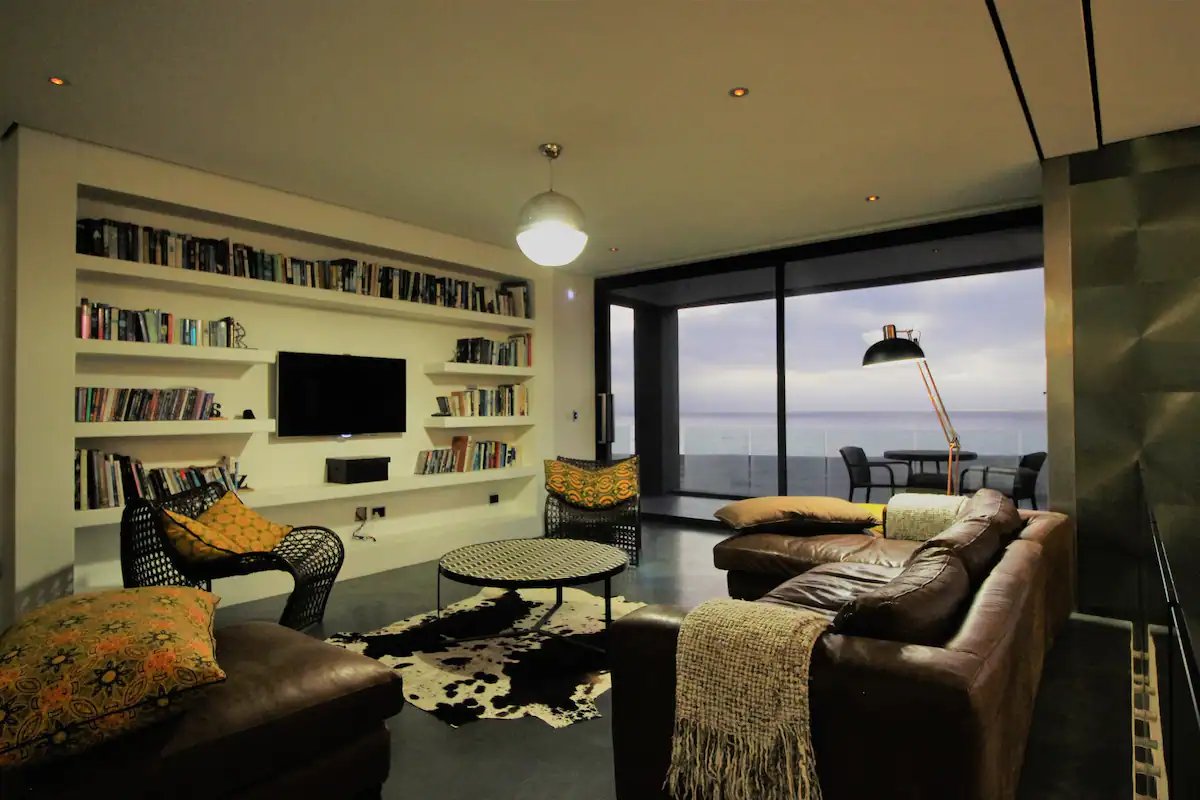 hadestays's tweet photo. Beach Front Luxury Villa in Langstrand, Namibia will cost you US$420/night. Hosts 8 guests. Perfect for family vacay, office retreat it has a working area.
Link: https://t.co/wNmbPbfhP3
#HadeLux #Africa #Namibia https://t.co/p1ZNpT1lrC