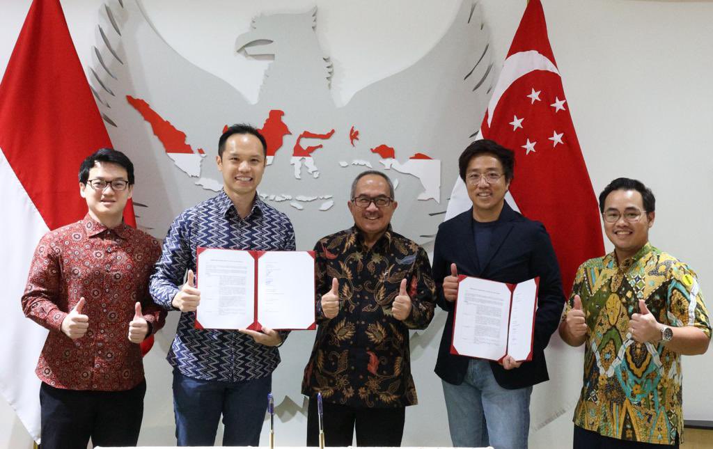 BRI Ventures &amp; @fundnel signed an MoU on Strategic Partnership:Indonesia Secondaries Fund at the <a href="/kbrisingapura/">Indonesian Embassy Singapore</a> (09/05).The MoU signing is in an effort to bring more funding needed by 🇮🇩start-ups to continue growing &amp; developing #IndonesianWay