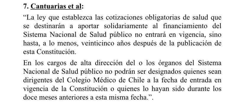 baradit's tweet photo. Las “transitorias” son aquellas normas que regulan el paso de aspectos de esta constitución a la siguiente.

La bancada del rechazo propone, por ejemplo, que el nuevo sistema de salud entre en vigencia… en 25 AÑOS MÁS!!! 😱😱🤯 

(Y no, no es broma). https://t.co/DUBoDQ6i8u