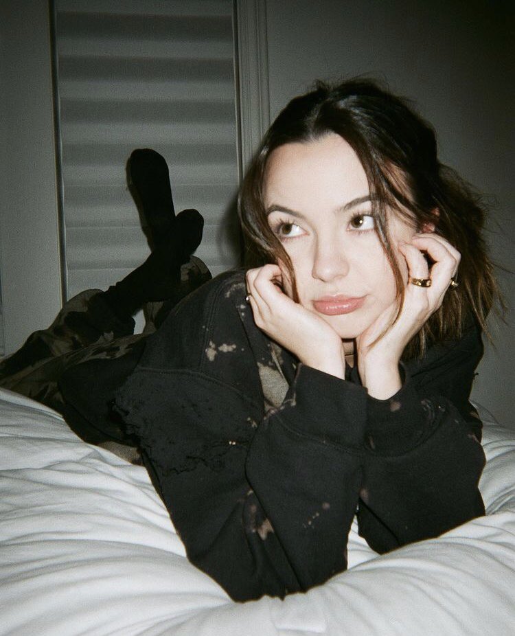 filesnessa's tweet image. hi !! this is account is dedicated to vanessa merrell 1/2 half of the merrell twins ˚ ༘♡ ⋆｡˚