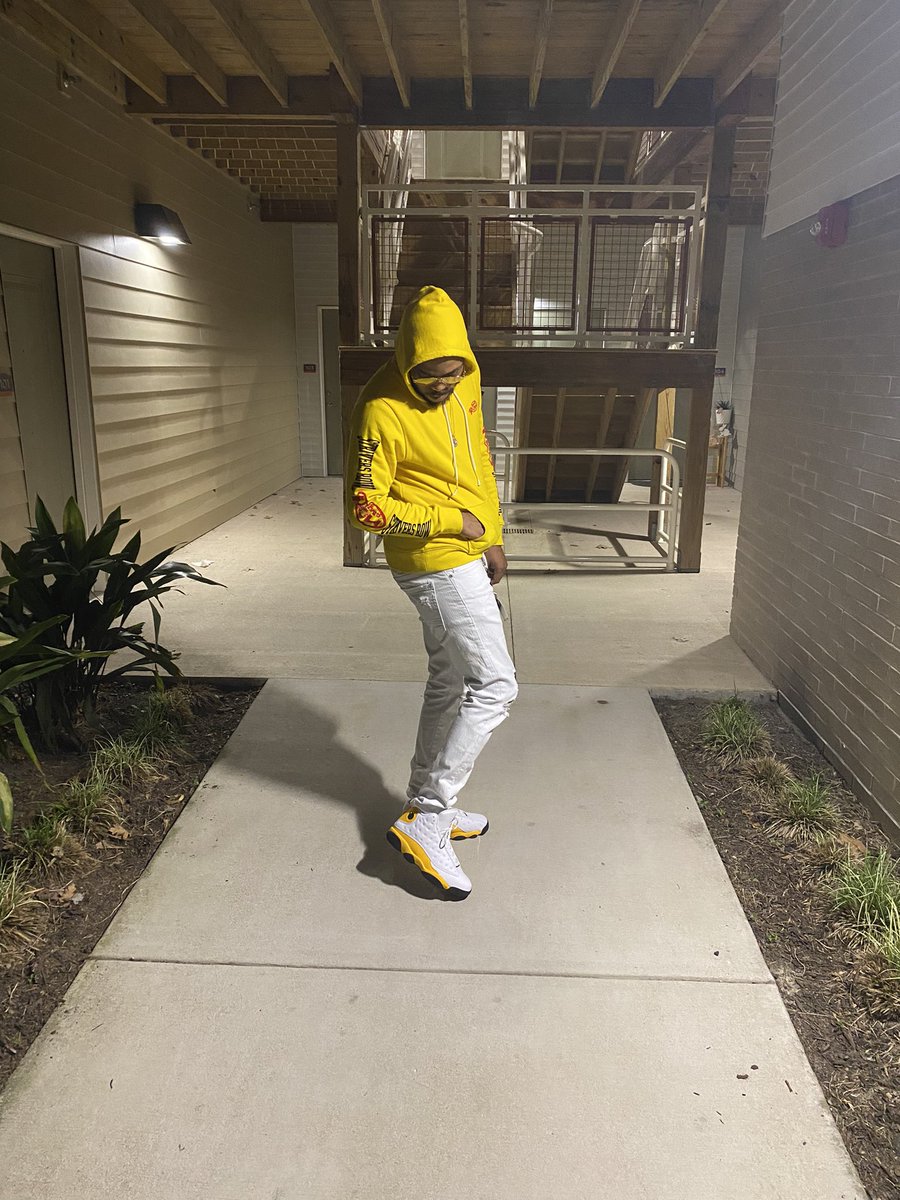 Dayrizzy1's tweet photo. Stay Lit 🔥 😎😈 https://t.co/2Kt0ccUeCx
