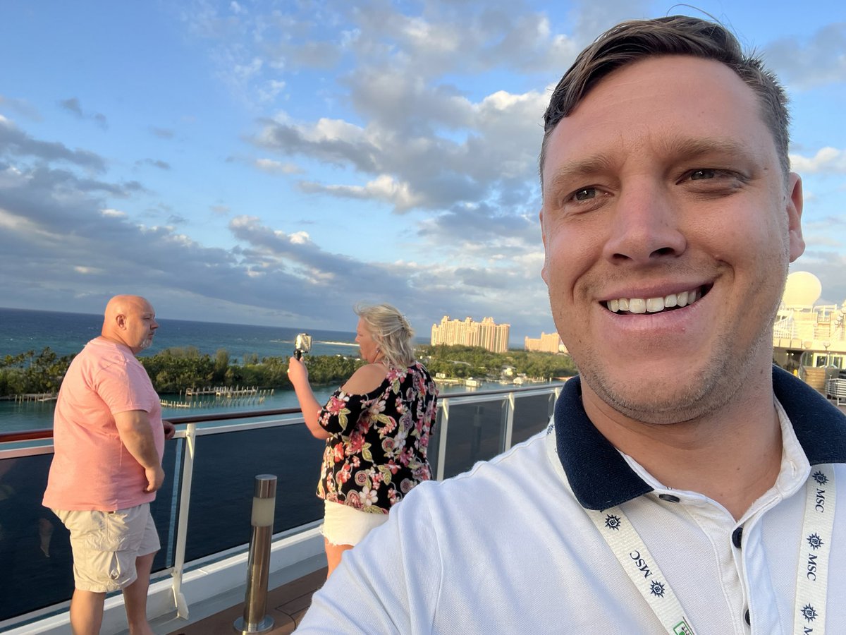 tbbevis's tweet photo. That vlogger life! #TravelingWithTravis #CMETraveling #CruiseCollab https://t.co/fJa7v5OKss