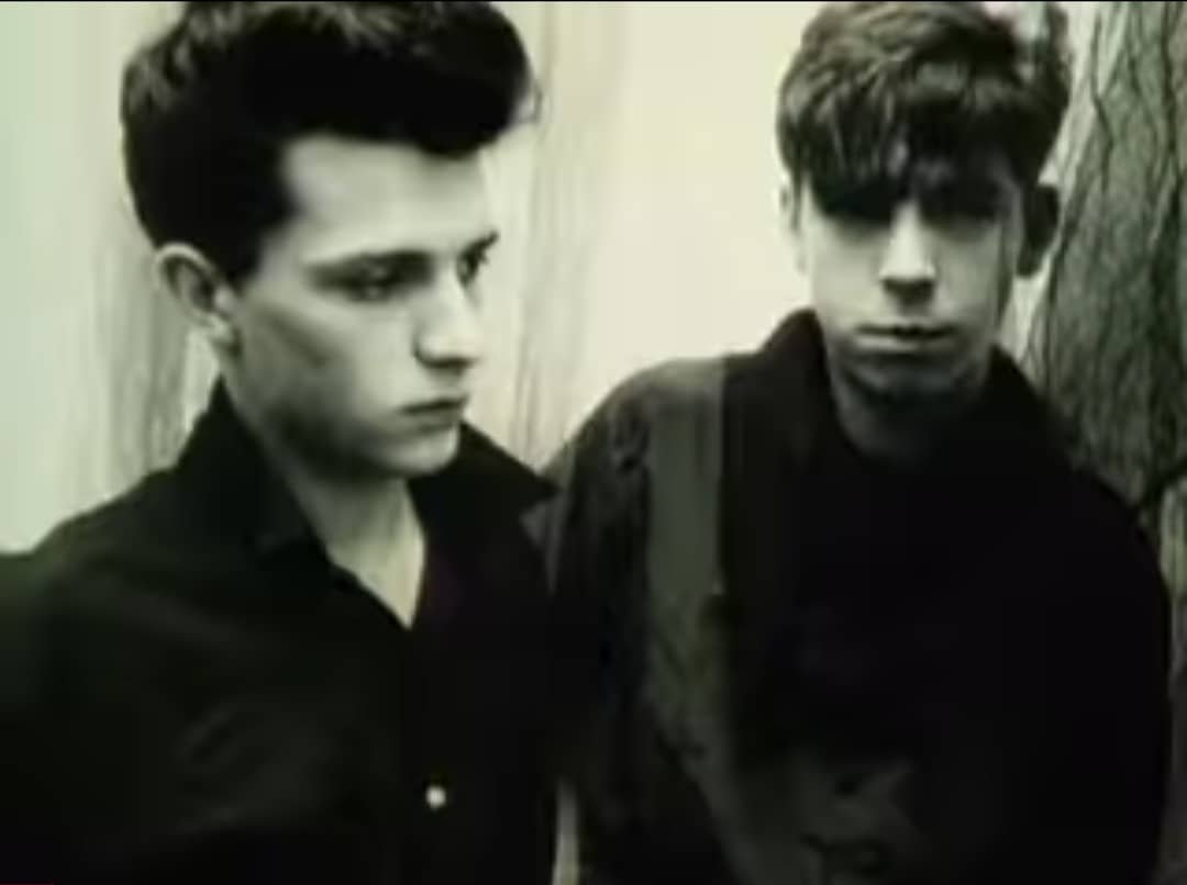 indoboy45's tweet photo. #Memories
Il y a 41 ans...10.05.1981
Création du groupe @indochinetwitt
#indochine #nicolasirkis #stephanesirkis #dominiknicolas #dimitribodiansky #olidesat #borisjardel #IndoStory #Indo41 https://t.co/sn6pSRQDdC
