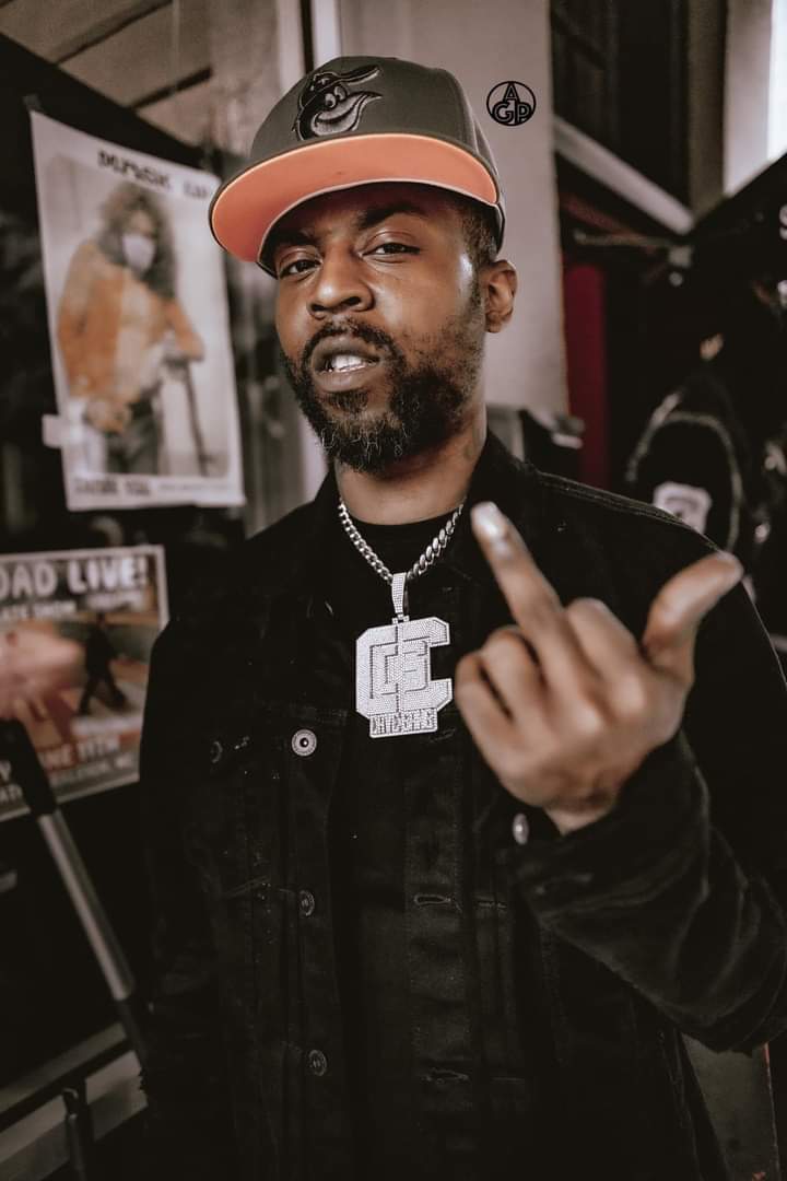 Outta_Space51's tweet photo. Roc 👑👽🎤🔥🎶 https://t.co/ThwaYpFsFH