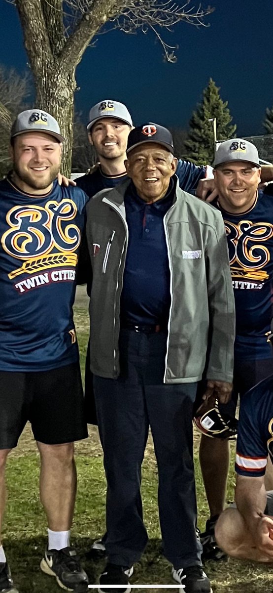 JoeLoftusMN's tweet photo. @TonyOliva6 when you run into one of the best baseball players of all time on the softball fields is a win in my books! https://t.co/bqOSN4tAll