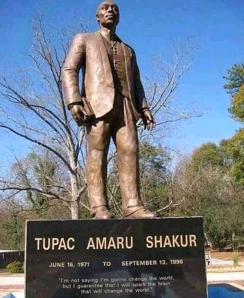 Outta_Space51's tweet photo. Shakur 👑👽🌍 https://t.co/QbHqJICYaJ