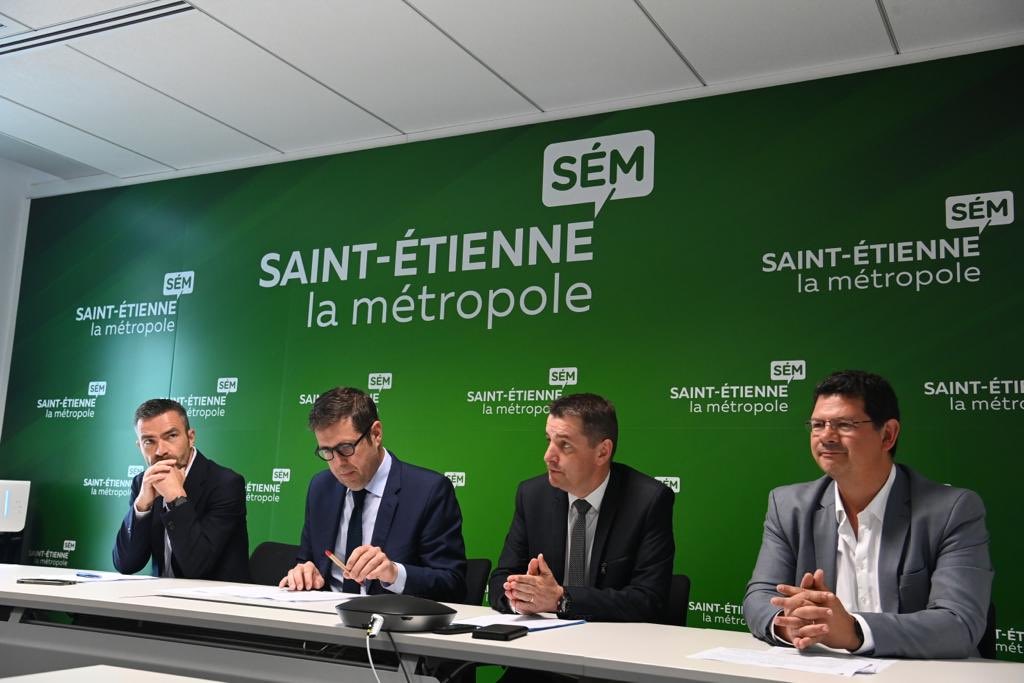 Permettre la poursuite d’études de nos jeunes sur le territoire, accueillir des étudiants, des jeunes chercheurs venus de partout en France et du monde entier, développer la recherche qui préfigure l’industrie et les emplois de demain… Présentation de la convention UJM/SEM