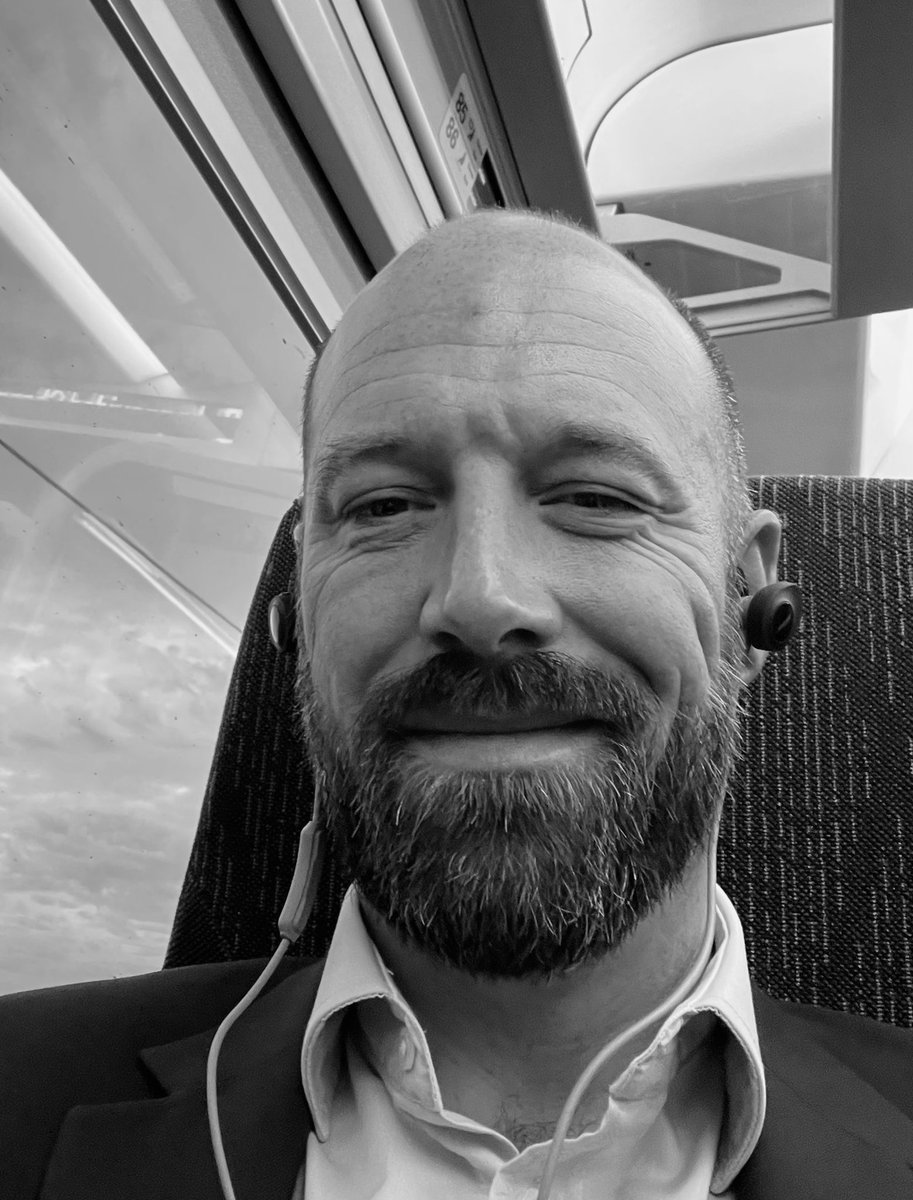 RichElthamNamos's tweet photo. Today is a great day #bdtuesdays are back! Exciting times ahead planning for @Oracle’s new #FY23 #TeamNamos #OracleSales #BusinessDevelopment can’t wait to see you team @oracleemeaps @NamosSolutions https://t.co/2Njt9Db34N