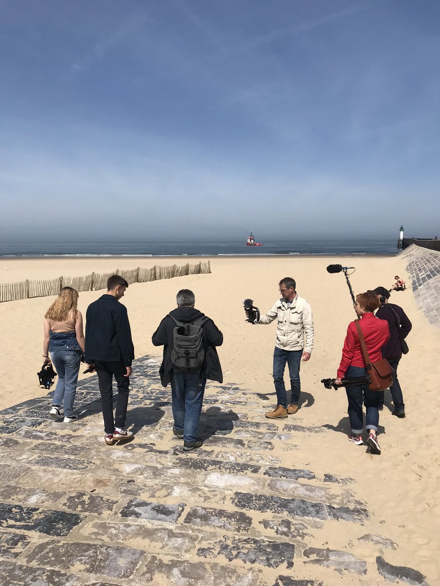 yolau59200's tweet photo. Direction la plage pour nos deux reporters @F3nord pour un reportage sur les effets du réchauffement climatique sur la faune marine. rencontre avec le Président de la coordination Mammalogique et rendez vous à la LPA de Calais où on soigne des phoques. #EMI #classemedias https://t.co/OLnirIa3lT