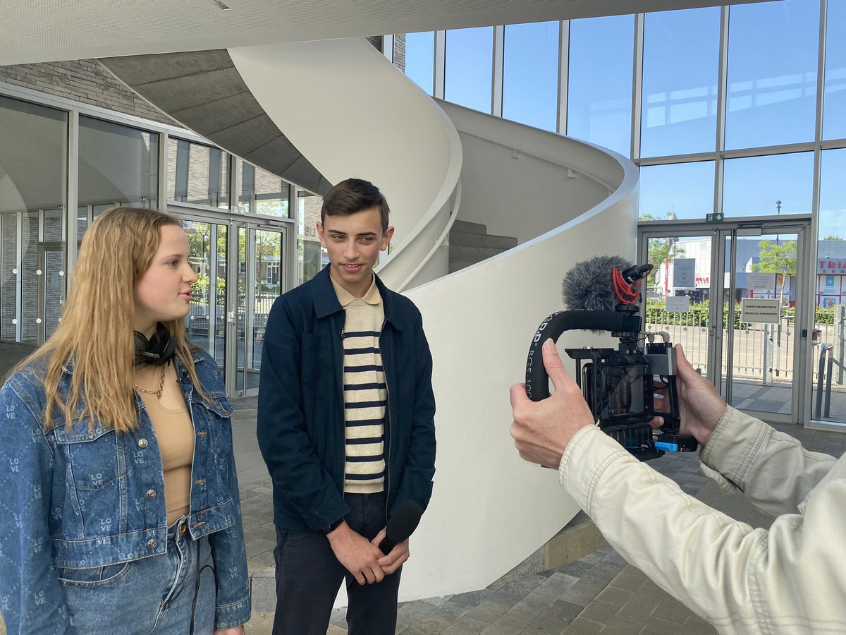 yolau59200's tweet photo. Direction la plage pour nos deux reporters @F3nord pour un reportage sur les effets du réchauffement climatique sur la faune marine. rencontre avec le Président de la coordination Mammalogique et rendez vous à la LPA de Calais où on soigne des phoques. #EMI #classemedias https://t.co/OLnirIa3lT