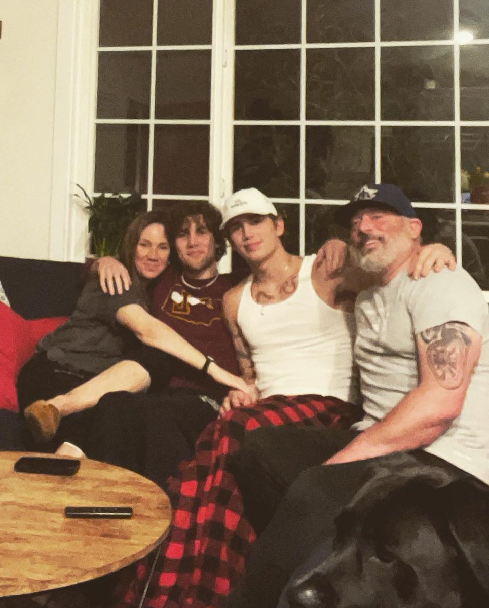 wellsydeal's tweet photo. amo vcs família hacker ❤️‍🩹 https://t.co/bfHXI0rJjs