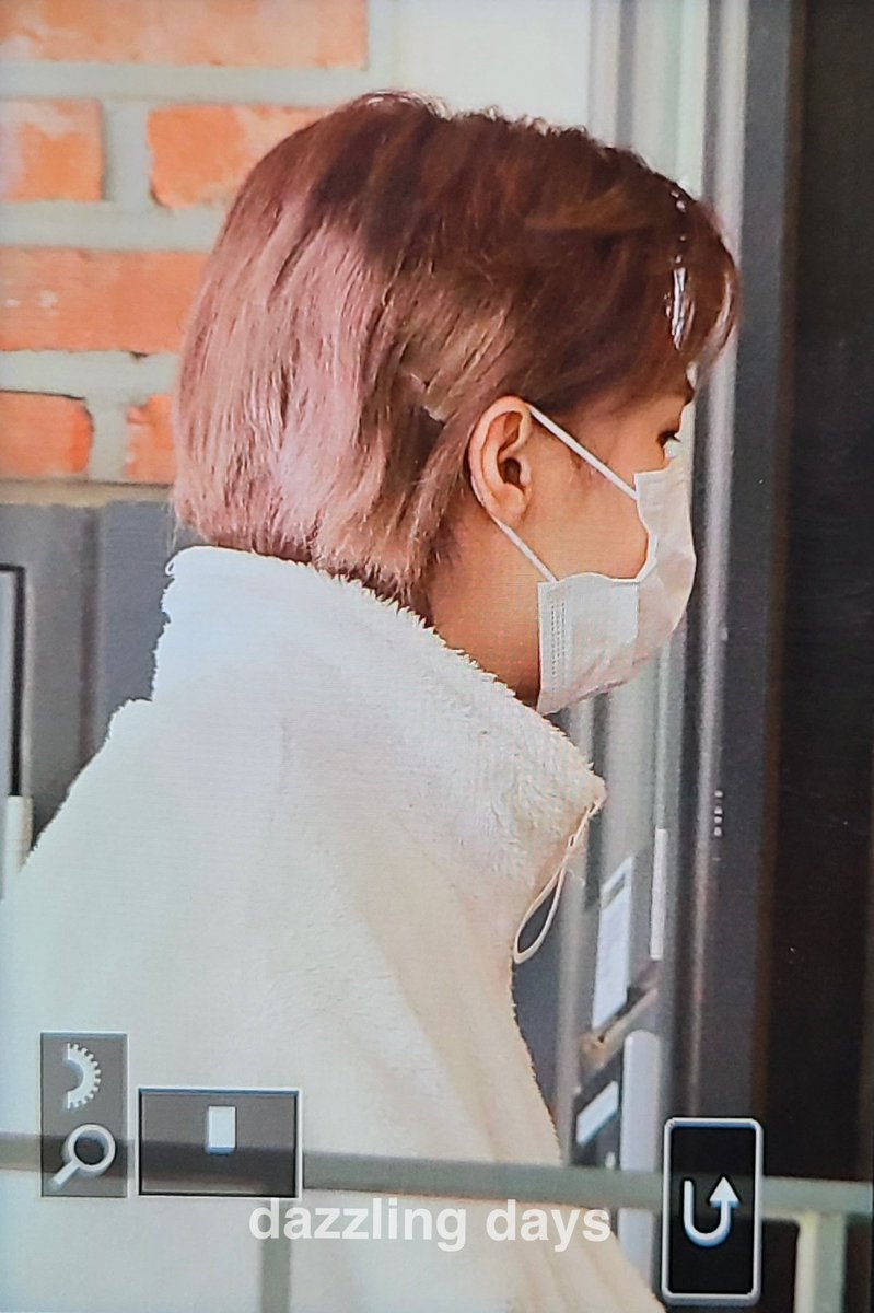 hyunjinurl's tweet photo. hyunjin’s four haircolors in a span of two weeks 😭😭😭 https://t.co/9niZQL1iIH