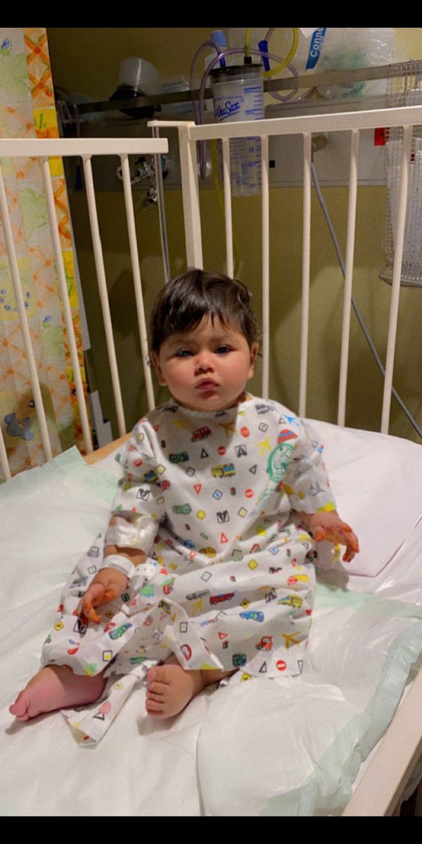 دعواتكم للحفيدة وتين عندها عملية بعد ساعة اسأل الله الكريم رب العرش العظيم ان يتمم عمليتها بيسر وسهولة وتخرج بالسلامة ان شاء الله