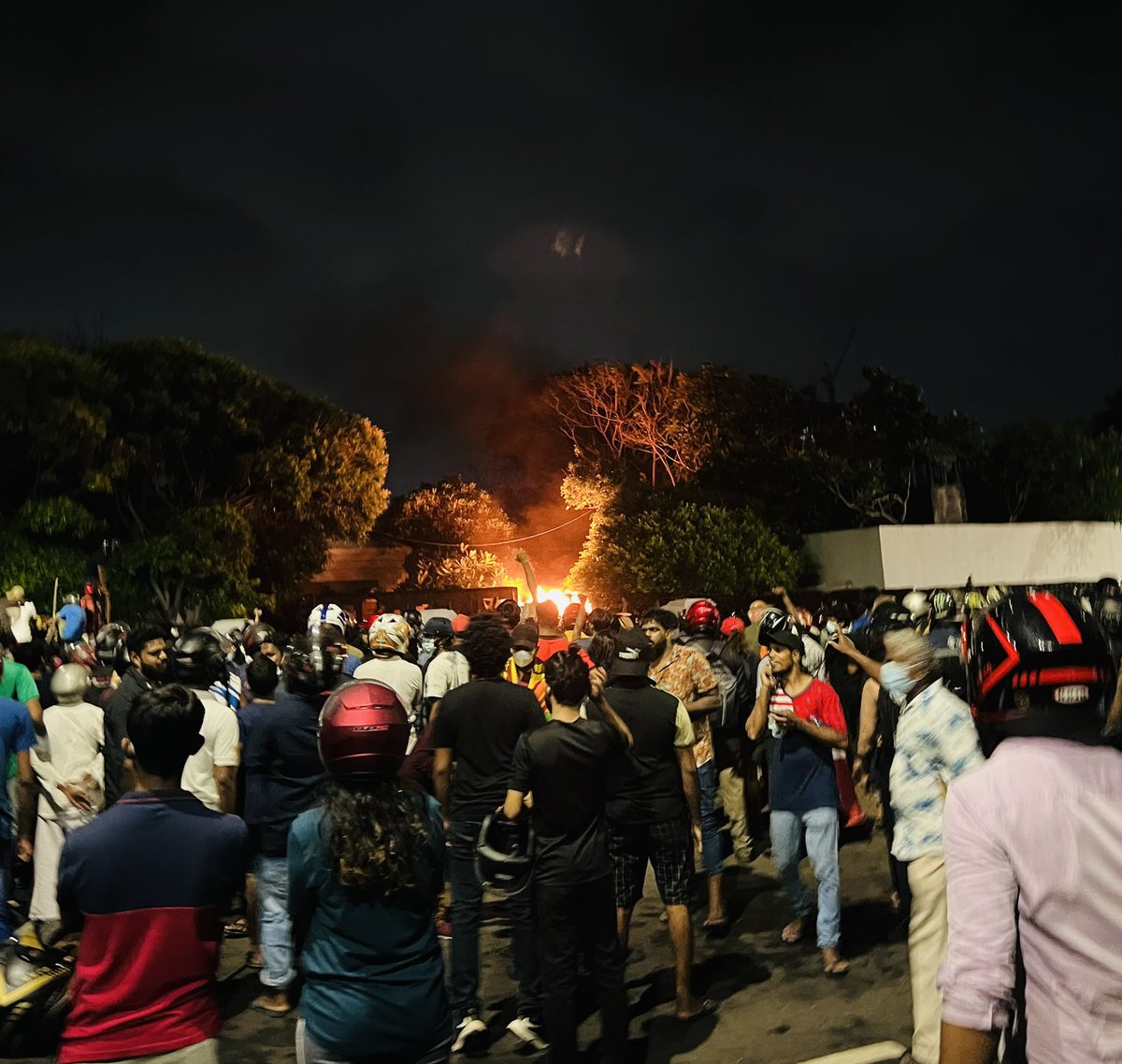 MarlonAriy's tweet photo. ‘All changed, changed utterly: A terrible beauty is born.’ - 09/05/22

Some pictures from last night. 
#BeiraLake #TempleTrees #ProtestLK https://t.co/EOudYYgyA2