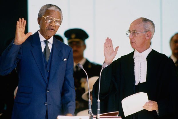 AfricanArchives's tweet photo. On this day in 1994, Nelson Rolihlahla Mandela was sworn in as the first black president of South Africa. https://t.co/sXeSKNPOGM