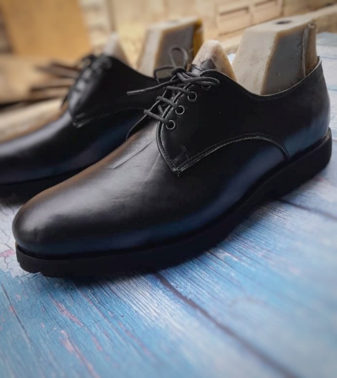 sshhh_bespoke's tweet photo. @Yemihazan Patronise me for your quality handmade shoes

1st frame - N17000
2nd frame - N8000
3rd frame - N17000
4th frame - N12000

Location: Lagos,Nigeria
DM to place your order https://t.co/YPh0I3OA2j