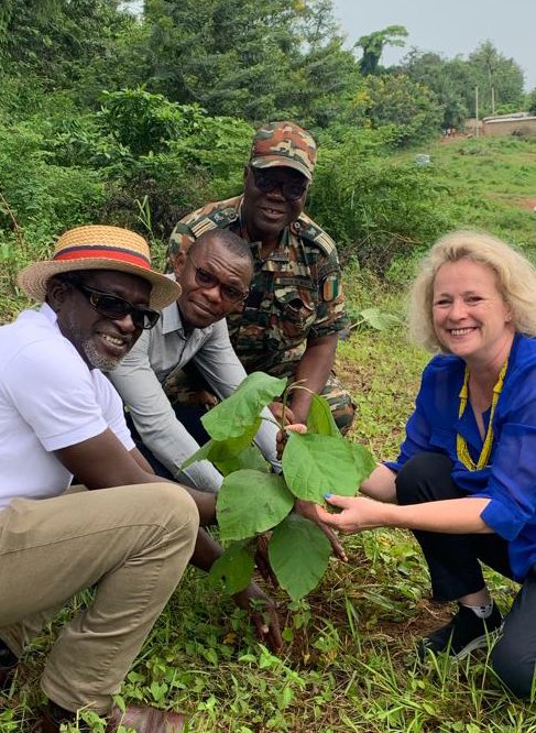 vickyford's tweet photo. A wonderful early morning visit to forest #DomaineBini 🇨🇮 today - so full of birdsong. A chance to help plant trees too! 🌳
It was a reminder why progress at #COP15 and #COP26 is so important – we need to act now to preserve and restore our precious forests & natural resources. https://t.co/mkoMDWH6dL