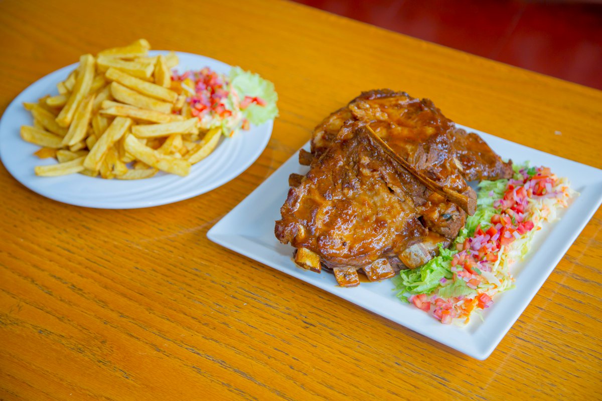 Silver City Grill here at the Golf Course Hotel serves it in double portions of yummy, juicy, and all healthy for your lunch.
#Spareribs #Lunch #Foodie #Golfcourse #Hotel #yummy
