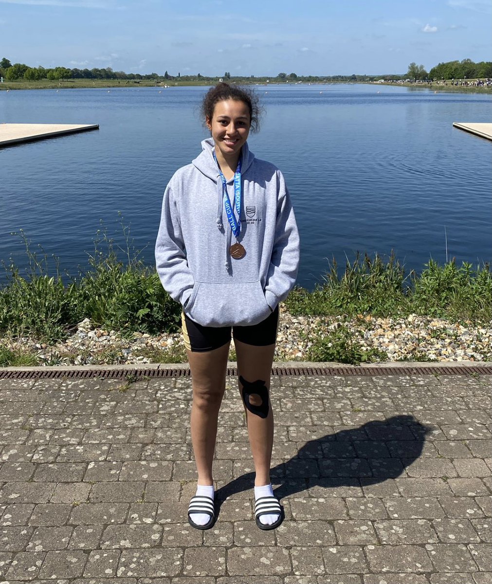 Well done to KAA Yr9 Rower Tashi who bagged a bronze at the Ball Cup South Regatta!  Thanks to donations to KIT and support from <a href="/FulhamReachBC/">Fulham Reach BC</a> we are making rowing accessible to students at KAA 🥳🚣🏅#rowing  <a href="/KAA_Intrepidus/">Kensington Aldridge Academy</a>
