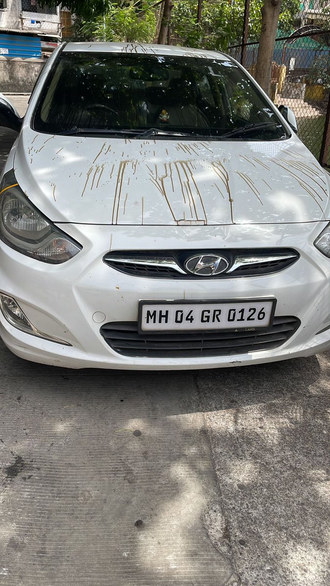 SabSeTezz1's tweet photo. Above Senior Citizen has been assaulted on his head by the above seen wooden drawer, Owner of the Car details mentioned in the Tweet. @maharashtra_hmo 
@ThaneCityPolice 
@SaamanaOnline https://t.co/KgYnVI3WUA