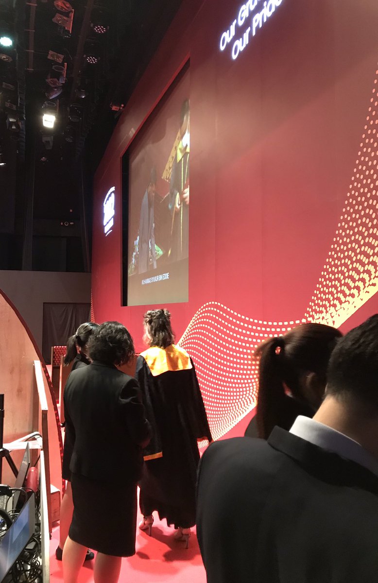 ZhengpingLiow's tweet photo. I’m very proud of you. Every single one of you. Best wishes! #BackStage #Graduation #SoPossible https://t.co/ip8vxNv4Qc