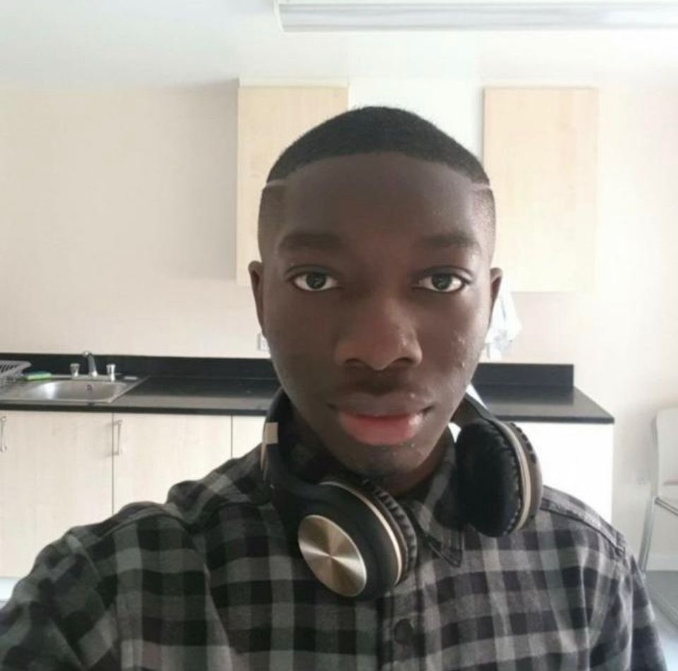 SurreyFencing's tweet photo. Our third Gradsport team member is our current treasurer Ayo! He is currently a second year student in Finance and has a primary weapon of épée! #gradsport2022 #fencingsurrey #TeamSurrey https://t.co/PvHm7BEnCp