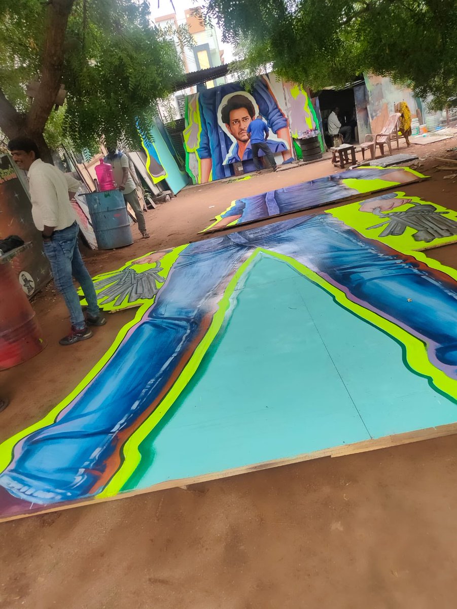 NSV0520's tweet image. Work started for 42 feet cut out in #Nandyal Town at #Ramnath theatre 

#SarkaruVaariPaata
#SVP
#SVPMania 

@ZubairNandyal
@Prasad4Prince 
@NandyalSSMBfans
