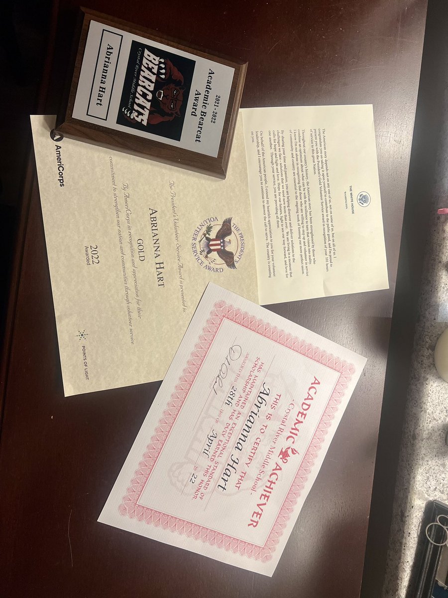 AbiHart2020's tweet photo. Abrianna was one of the Bearcat Award and Gold Presidential Award recipients! Also recognized for high honor roll. SOOOO PROUD OF HER!! https://t.co/XZOt8Zsrs1