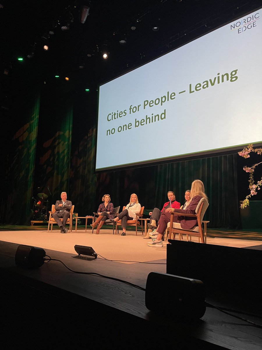 Enlightening panel discussion on how to secure that cities are developed for people❤️‍🔥 Jannicke Haugen from @srbank, Marthe Sootholtet from Impact Startup, Arild Kristiansen from @smartcareclust, Liselott from @citiesforpeople and Mariela Alfonzo from @stateofplace