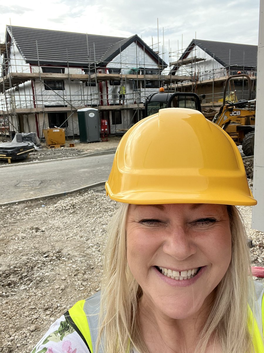 Manorcrest2015's tweet image. Busy day on site for Manorcrest Homes at our development in Skegness !! New phase looking good &amp;amp; plots remaining &amp;amp; available. Contact Beverley for more information info@manorcrest.co.uk #newhomes #manorcresthomes #skegness #seaside #helptobuy #luxuryliving