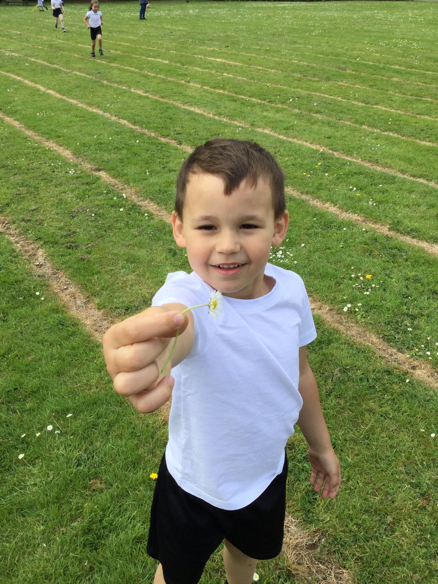 Murdishaw West YF tweet media