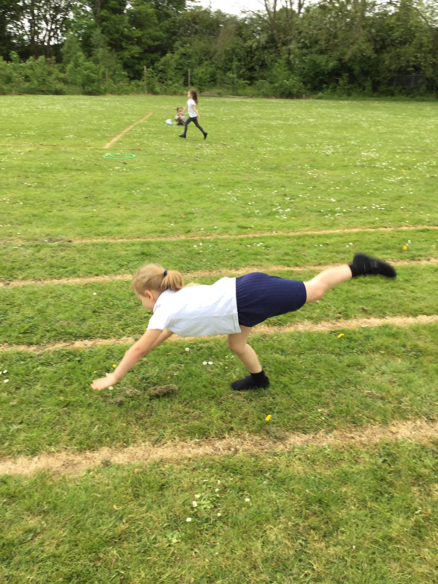 Murdishaw West YF tweet media