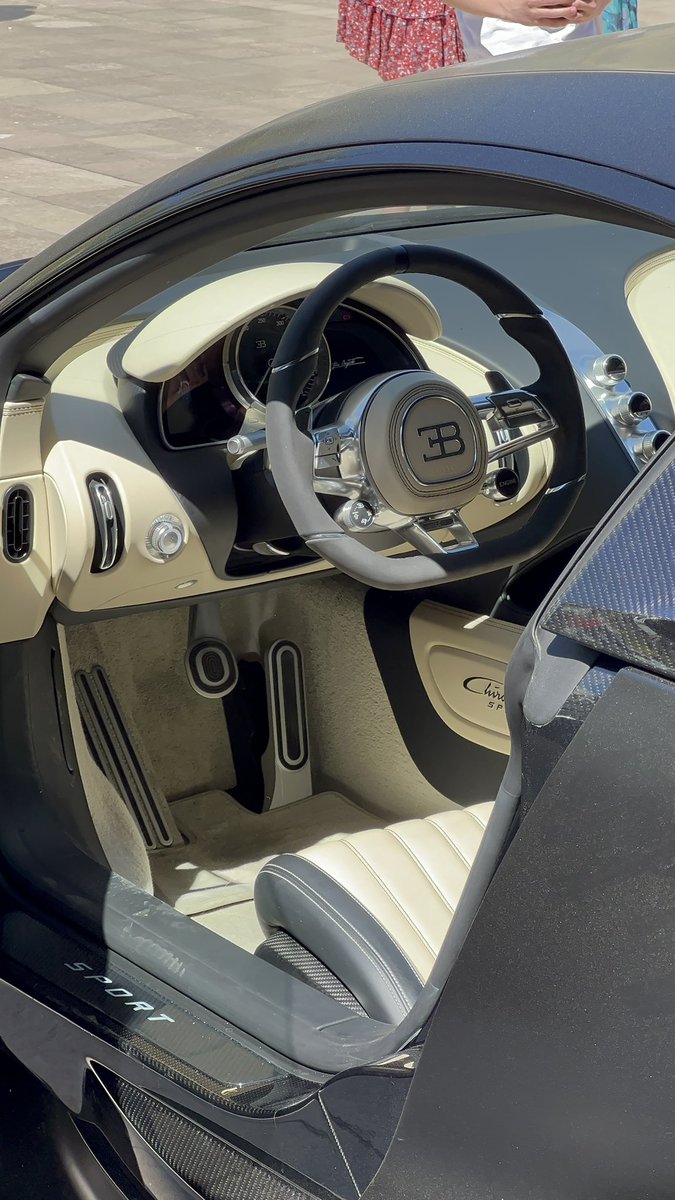 AArides's tweet photo. @Bugatti Chiron Sport with a clean black on white interior spec. What do you think? https://t.co/JdTN6yzigH