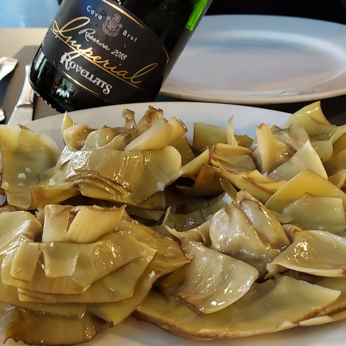 Rovellats's tweet photo. No només nosaltres creiem que el nostre Rovellats Imperial marida amb gairebé tot…
🍴 Restaurant Masia Can Ferran
📍 Carretera Molins de Rei, km 14 (Sant Quirze del Vallès)
#Rovellats #Cava #Penedès #Restaurant #carfoxes #seques #botifarra @canferran https://t.co/NlHQSld7Em