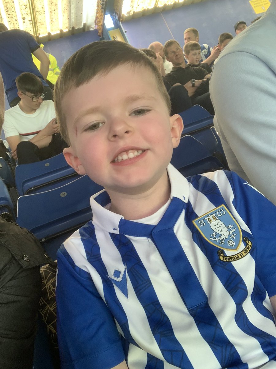 AskhamLuke's tweet photo. For me this season has been my favourite took Jax to the Rotherham game and he’s been hooked ever since and he loves a pint in Jubes! 
UTO #SWFC see you next season! https://t.co/GE7WsHpr5w