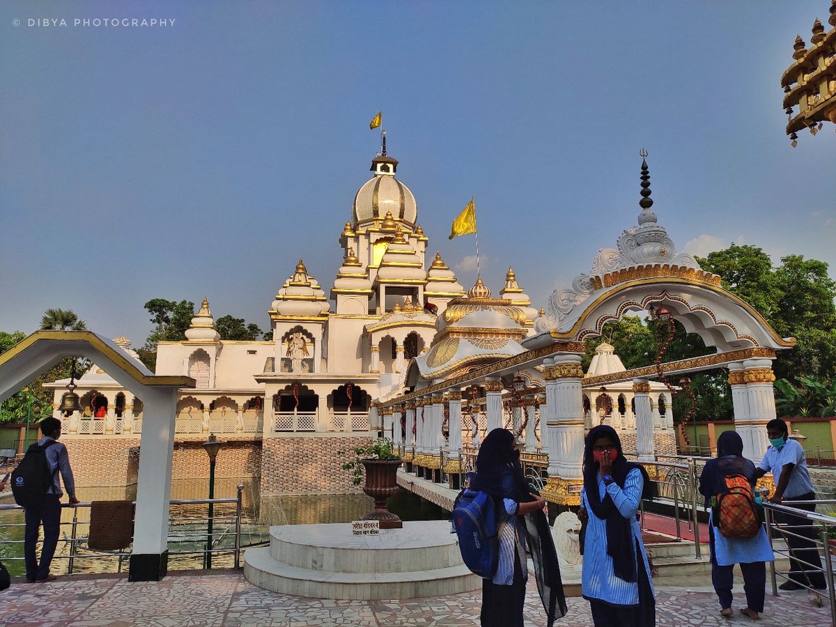 Lahiri Babar Ashram

Shot on - #Nikon #d3500 

pindle.io/web/share?sid=…

<a href="/Pindle_India/">PINDLE INDIA 🇮🇳</a> <a href="/TrishikBose/">Trishik Bose</a> <a href="/Monojit2301/">Kolkatar Chobiwala</a>
#pindle_india #Nikon #nikonphotography #travel #travelphotography #TravelTuesday 
#Explore #twitt #mandir #Ashram #photography #PhotoOfTheDay #photographer #photo