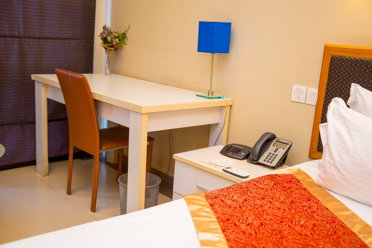 MetropoleHotel2's tweet photo. A hotel that offers you a homely feel yet far from home!
Metropole hotel has gotten you covered with the best-accommodating amenities.
Stay with us. 
#Metropole #Hotel #Experience #Kampala #Comfort https://t.co/U9eflhrZ04