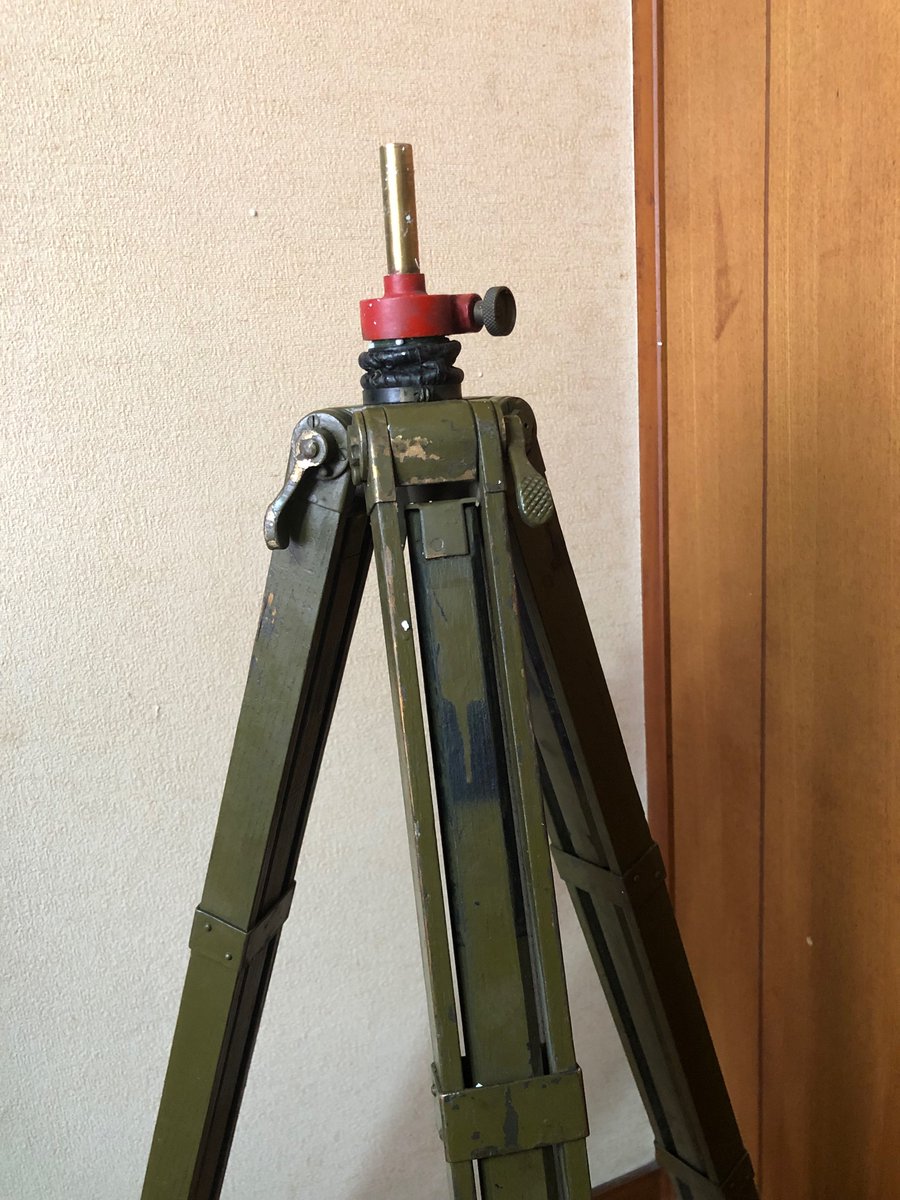 BlackburnCo1's tweet photo. ゲルマン民族伝統工芸品が届きました。
測距儀やカニ眼鏡などの光学機器に使用する大型三脚 Gestell 31です。
#Gestell31
#SF14Z
#Em1mR36
#Stativ
#Dreibein
#Tripod
#ゲルマン民族伝統工芸品 https://t.co/ed7EeyrTZz
