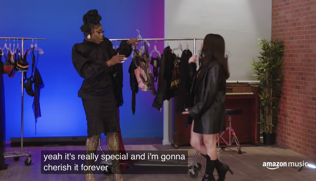 MISSXFACE's tweet photo. thinking about charli xcx saying she was going to cherish this mugler bodysuit forever and then selling it on depop https://t.co/9I4r66IViQ