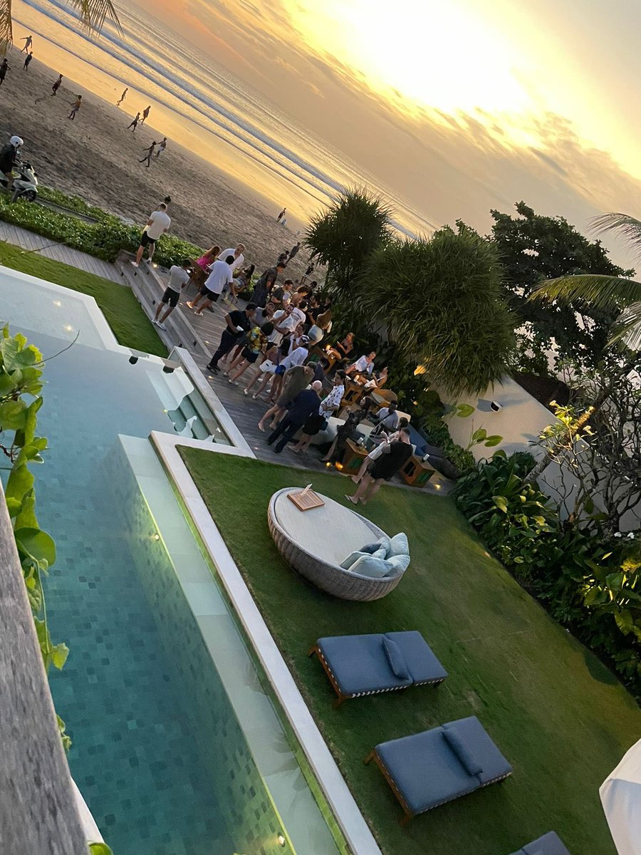 A special guest offered to run an extra event last night with super short notice

<a href="/patrickgrove/">Patrick Grove</a> was kind enough to invite us for sunset cocktails at his villa

P.S this villa has been featured in 3 Netflix shows

He’s working on a special web3.0 project, stay tuned! 👀 #nftBali