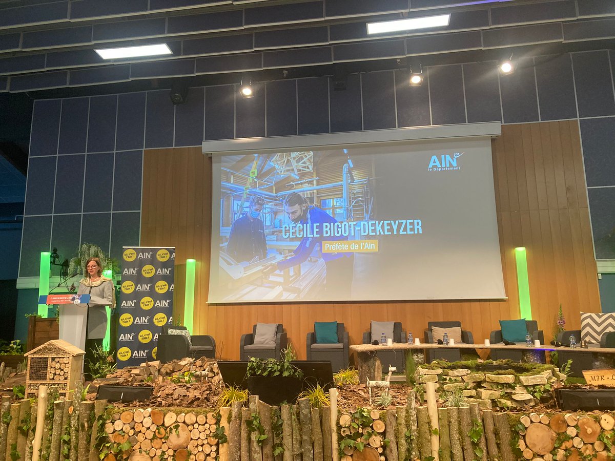 #FilièreBois #AssisesBoisForêt [1/3] | L'#Ain est le 2nd département d'Auvergne-Rhône-Alpes en production de feuillus, et le 1er en termes de sciage. 
L'#État agit pour soutenir ce secteur économique important et l'accompagner face aux enjeux de changement climatique.